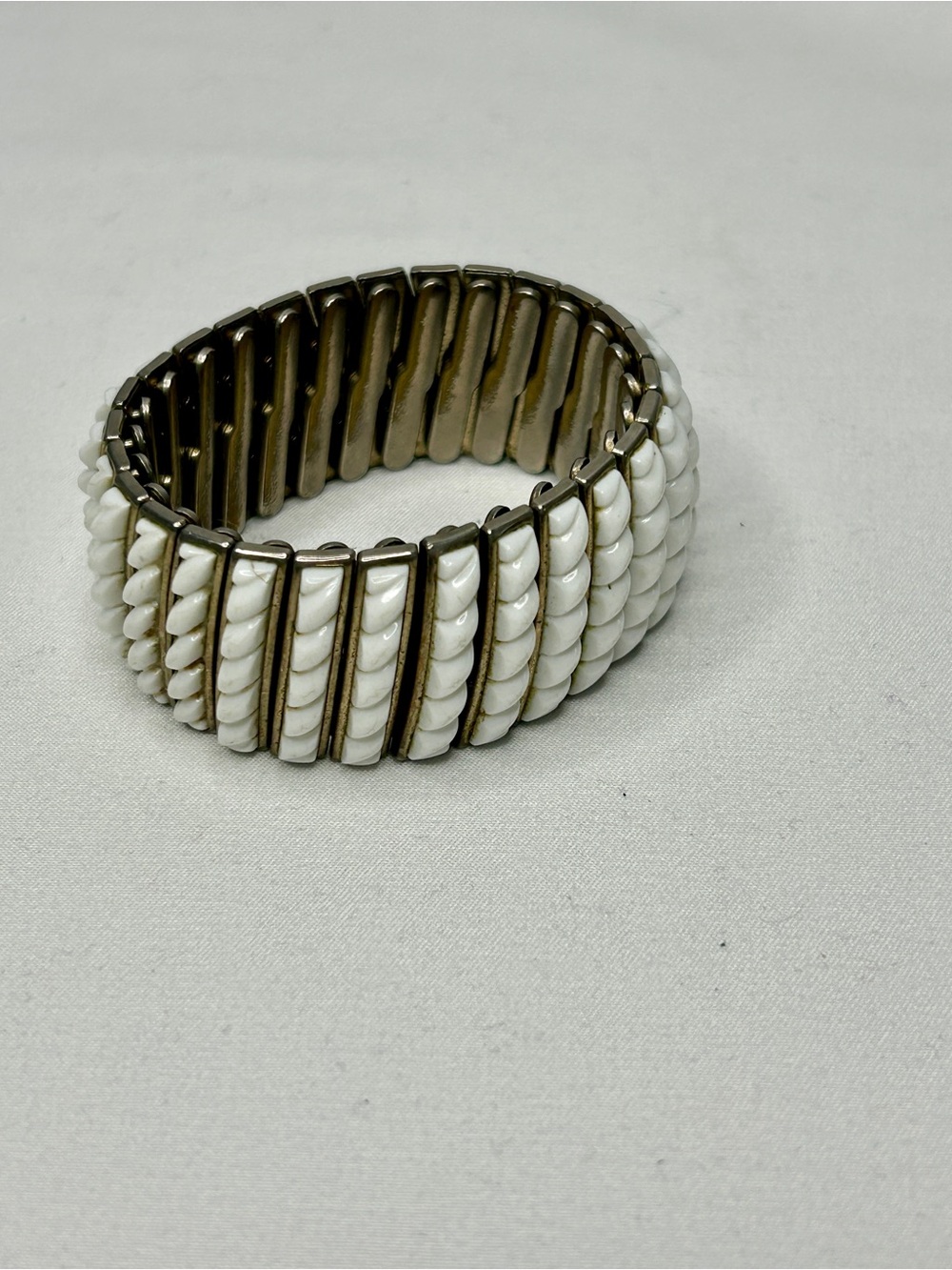 Vintage White Stretch Beaded Bracelet - Elegant Women’s Jewelry